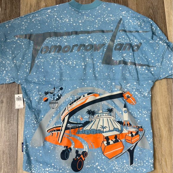 TOMORROWLAND Tops - TOMORROWLAND Blue Graphic Tee with Orange Accents